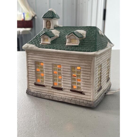 Vintage Winter Valley Ceramic Schoolhouse Lighted Display Holiday Decoration - Picture 8 of 9
